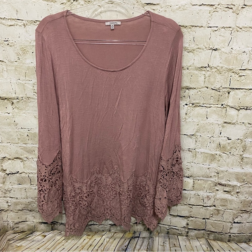 Jodifl Blush Pini Floral Lace Crochet Tunic Top